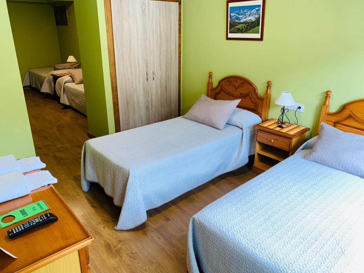 Hotel Hostal La Serna à Potes Extérieur photo