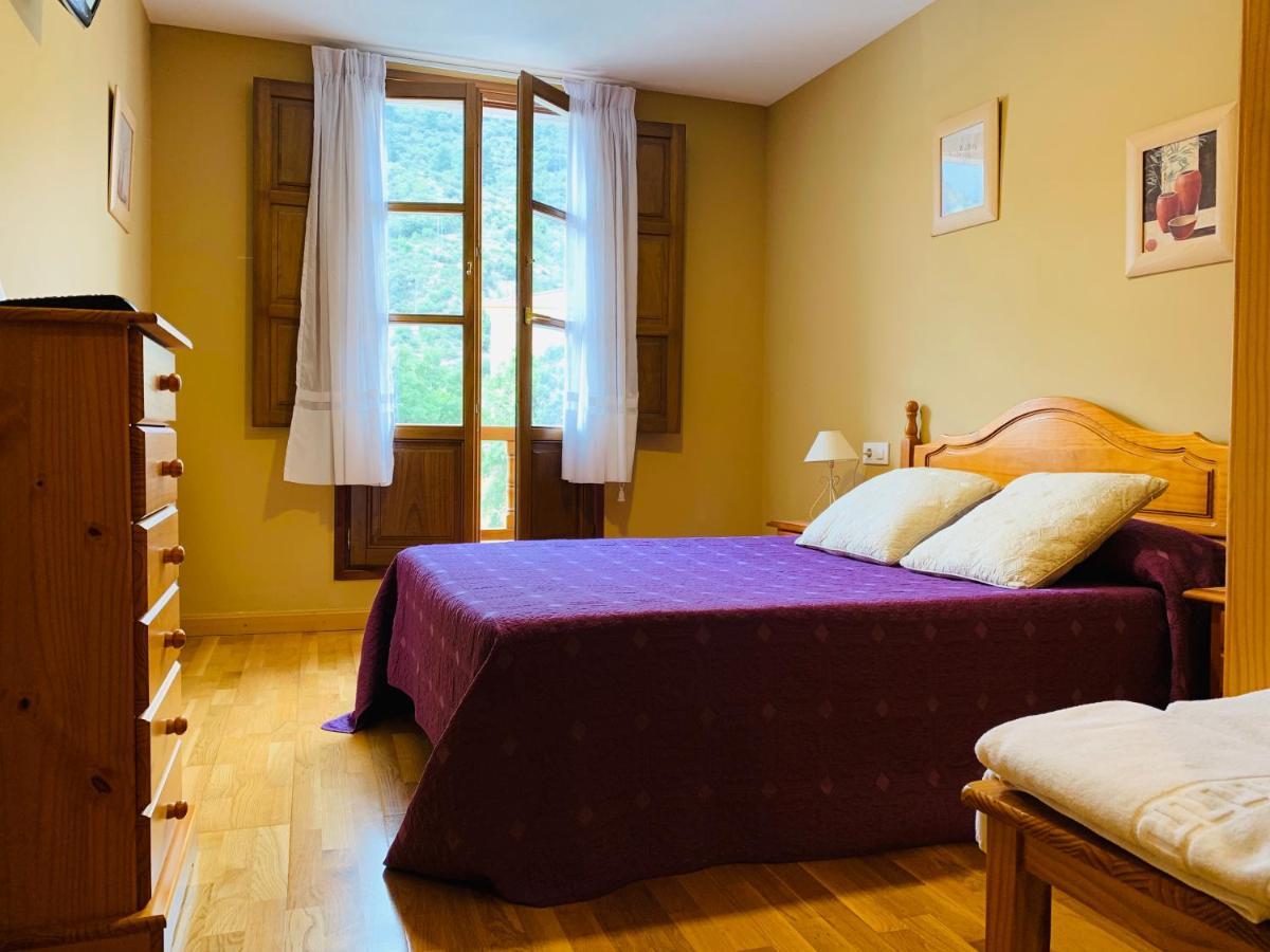 Hotel Hostal La Serna à Potes Extérieur photo