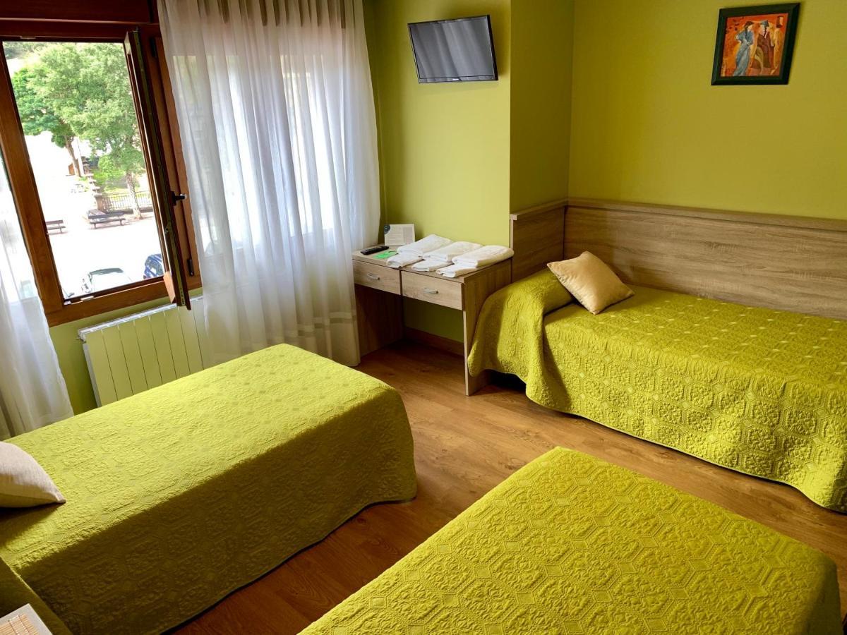Hotel Hostal La Serna à Potes Extérieur photo