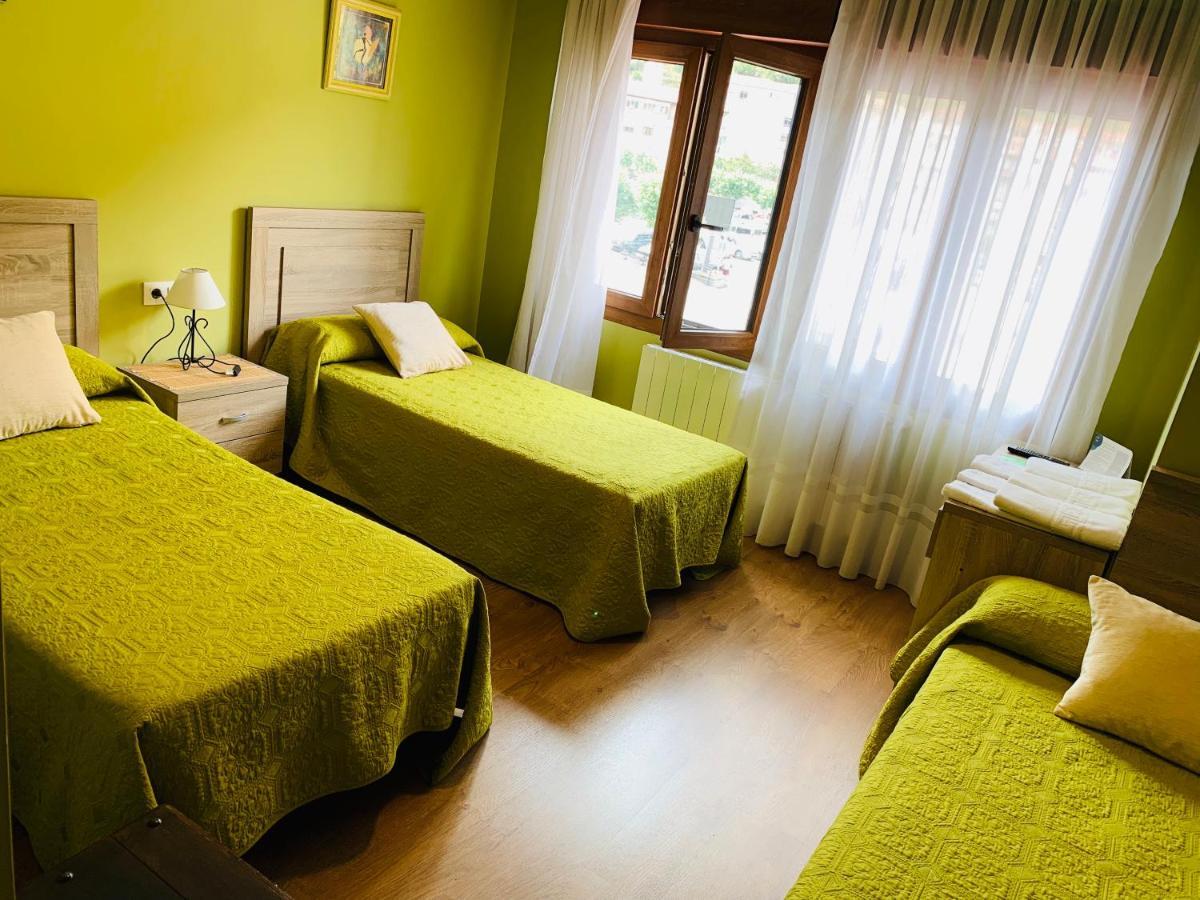 Hotel Hostal La Serna à Potes Extérieur photo