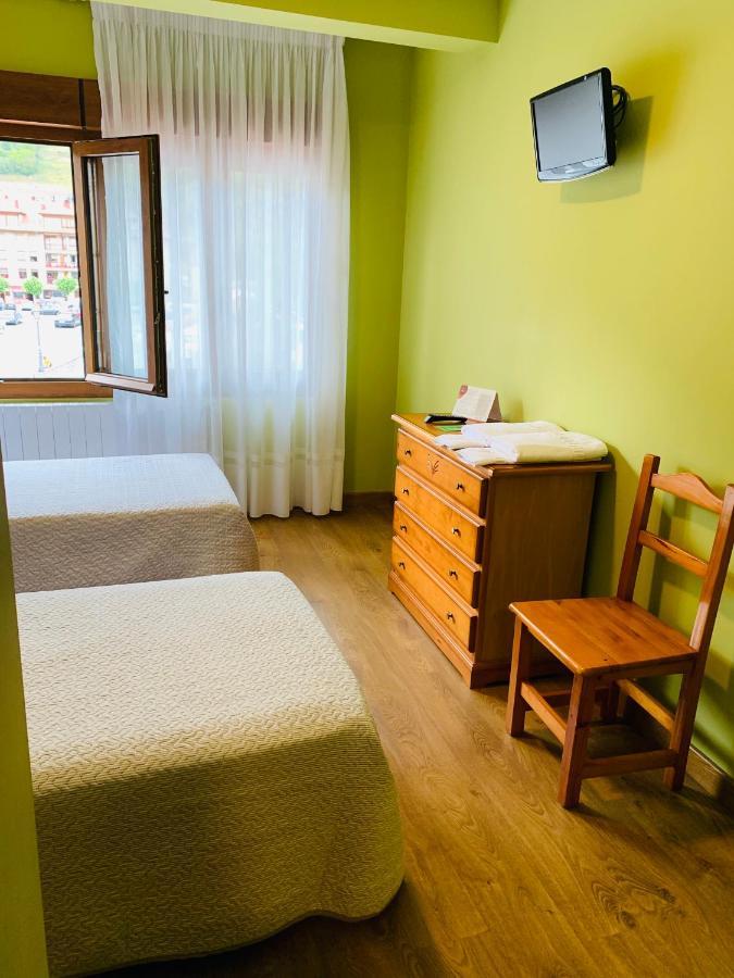 Hotel Hostal La Serna à Potes Extérieur photo